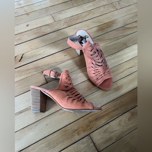 Sam Edelman Holly Heels Interwoven Straps Open Toe 3" Stacked Heel in coral - Picture 1 of 8